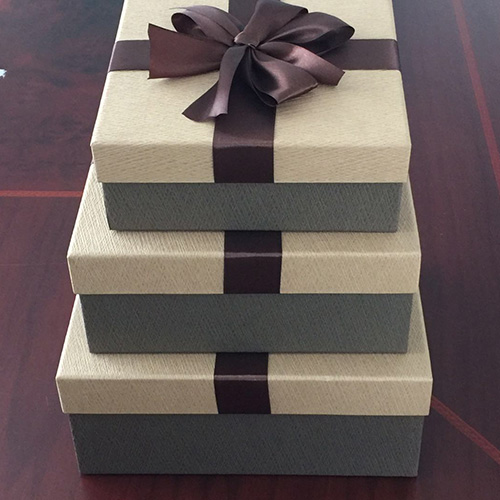 Stack Boxes with Bow